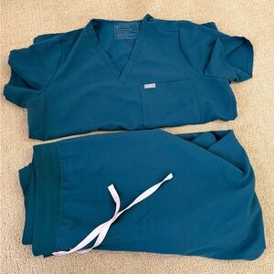 Figs Caribbean Blue Scrub Set